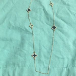 Clover detail necklace - black stone